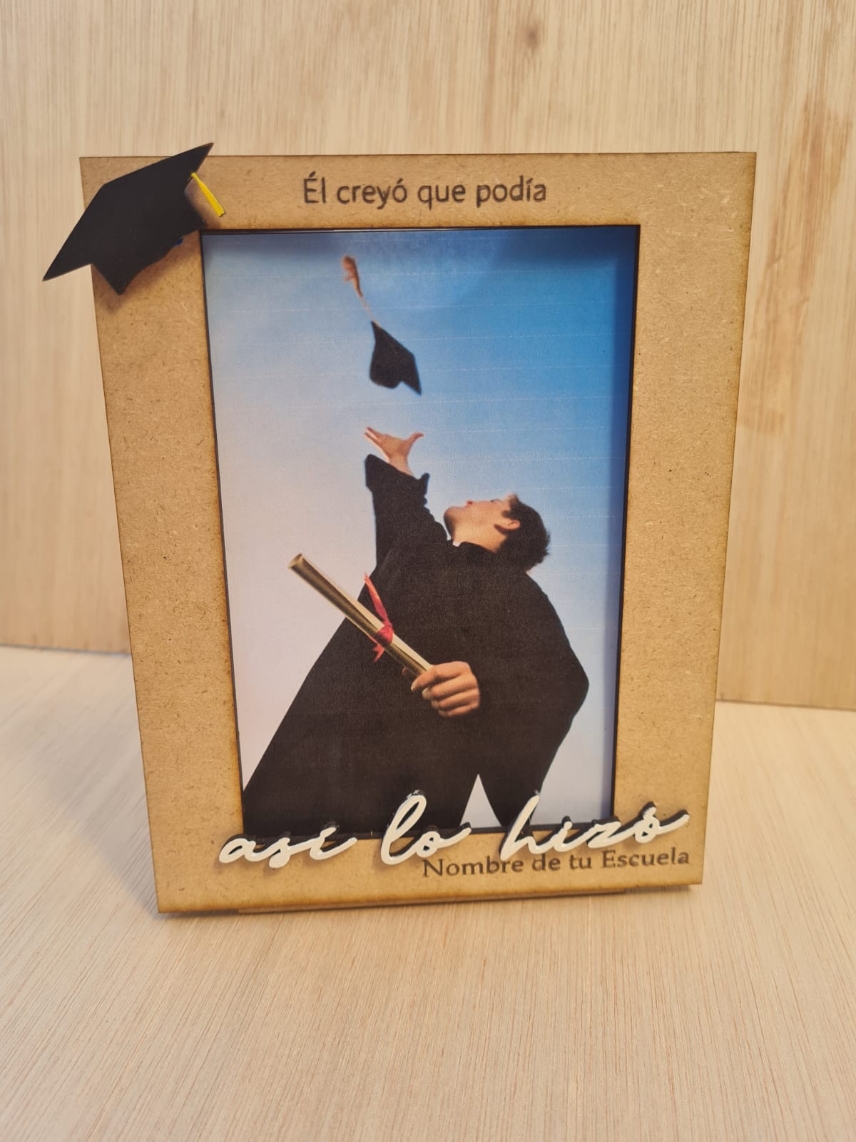 Portaretrato de MDF Logros - Graduación