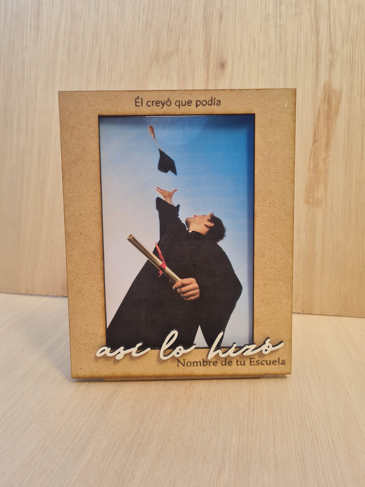 Portaretrato de MDF Logros - Graduación