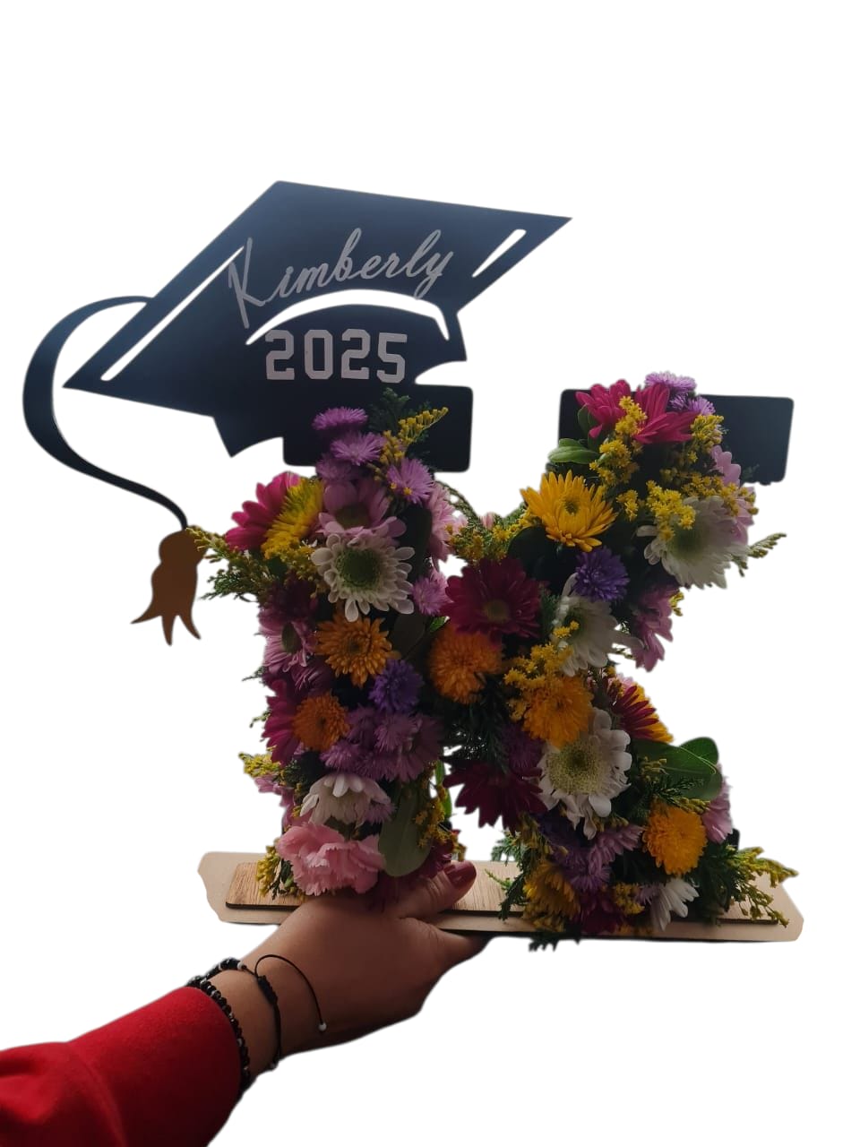 Letra Inicial MDF con Birrete decorada con flores - personalizada