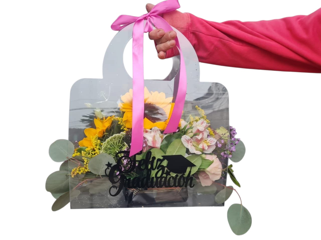 Arreglo de flores con bolsa de acetato -  personalizada